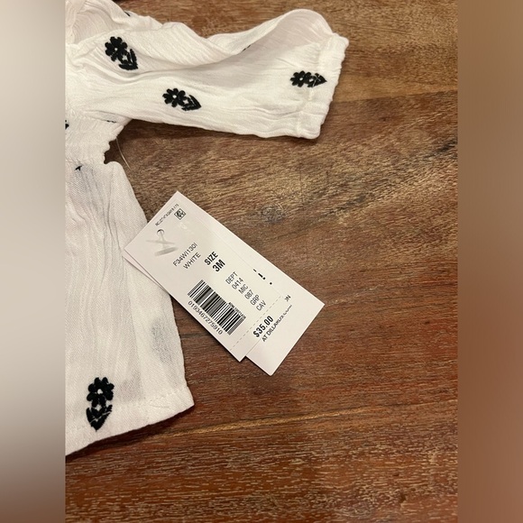 NWT Chelsea and Violet Long Sleeve Dot Woven Round Neck Top size 3 months - Picture 3 of 8